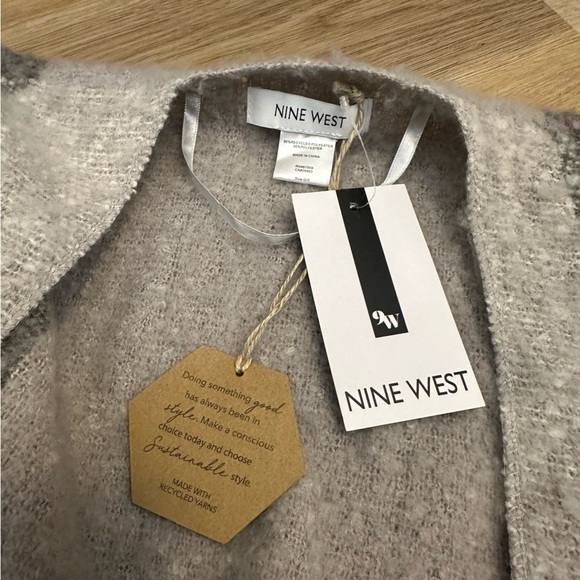 NWT Nine West Striped Poncho Wrap - Picture 7 of 7